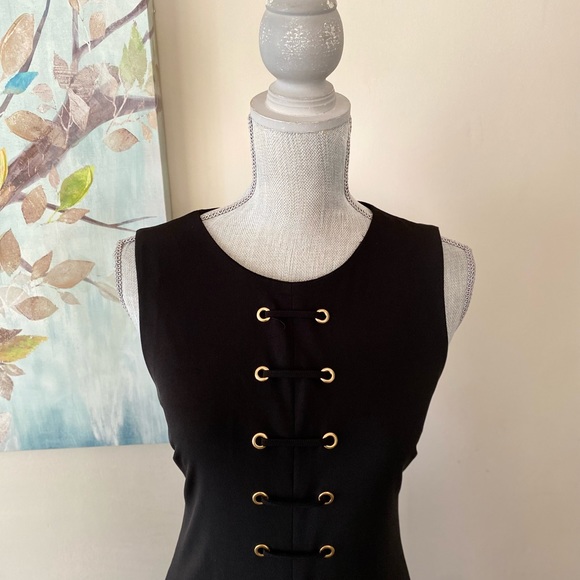 CARMEN Carmen Marc Valvo BLACK LACE UP GROMMET TRIM SLEEVELESS DRESS SIZE SMALL - Picture 5 of 16